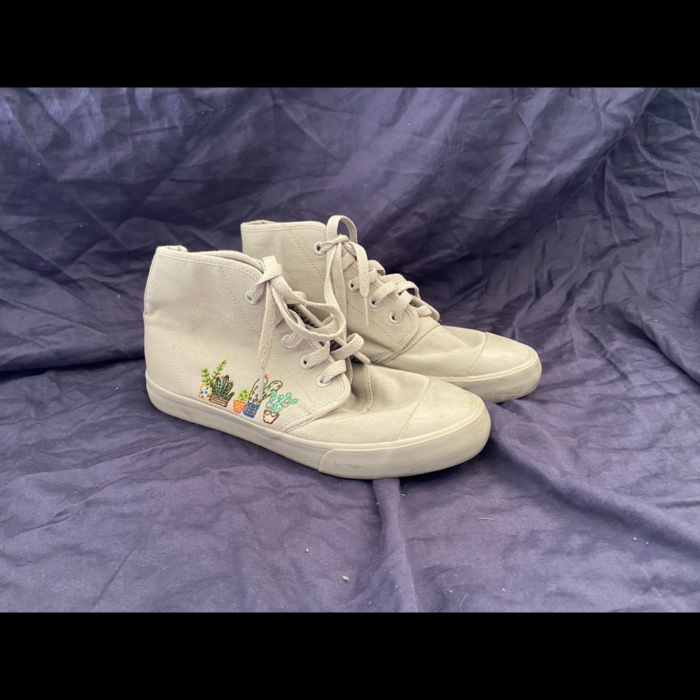 Embroidered off white sneakers